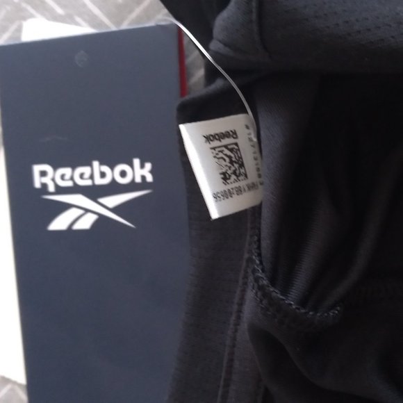 🆕Reebok Women's Running Essentials Short Sleeve Tee, Black, NWT, Authentic - Picture 12 of 14